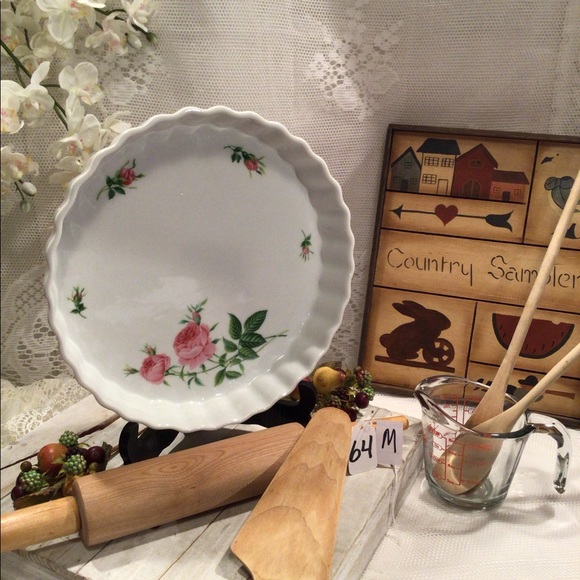 Christine Holm Hand Painted Stoneware Pie, Quiche, Pan - Picture 3 of 6